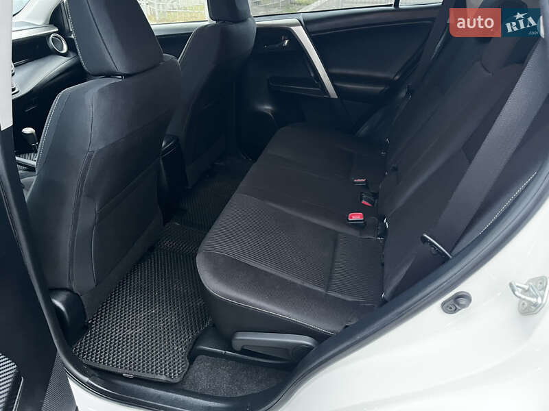 Внедорожник / Кроссовер Toyota RAV4 2014 в Киеве