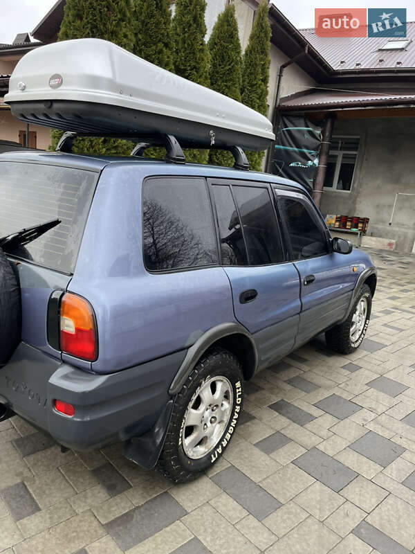 Позашляховик / Кросовер Toyota RAV4 1995 в Калуші
