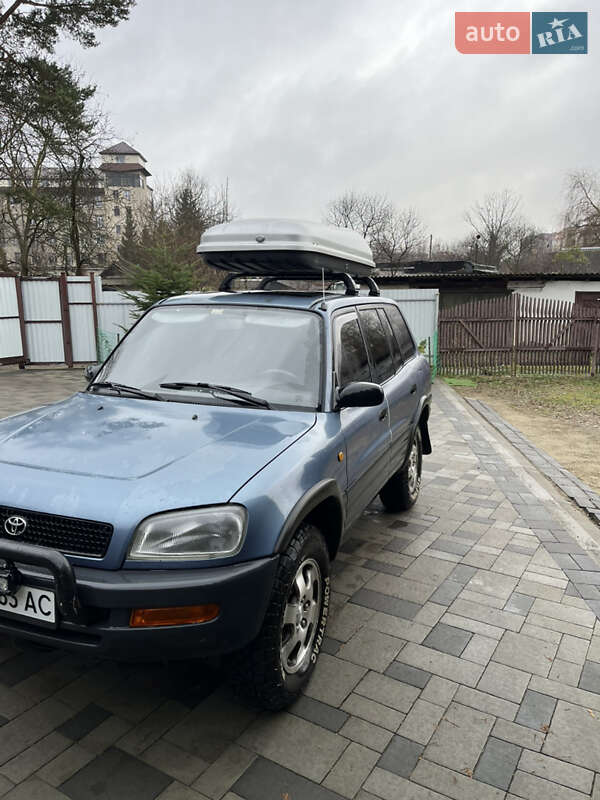 Позашляховик / Кросовер Toyota RAV4 1995 в Калуші