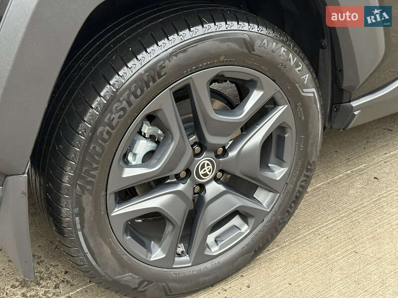 Внедорожник / Кроссовер Toyota RAV4 2024 в Киеве
