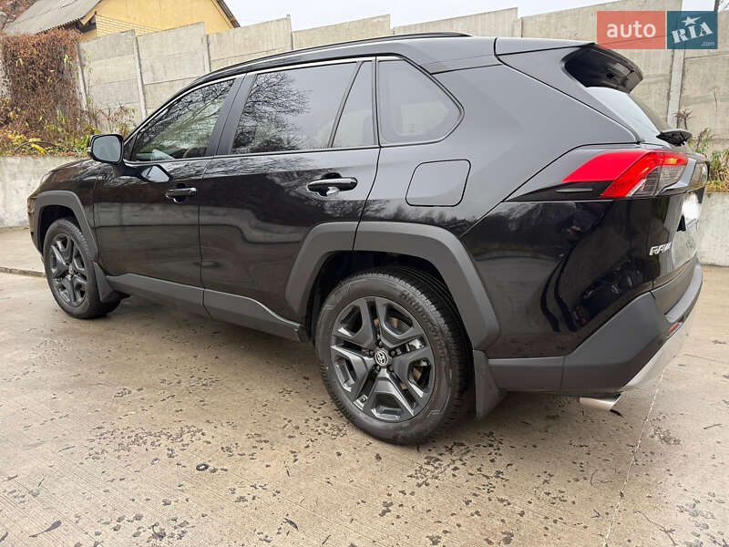 Внедорожник / Кроссовер Toyota RAV4 2024 в Киеве
