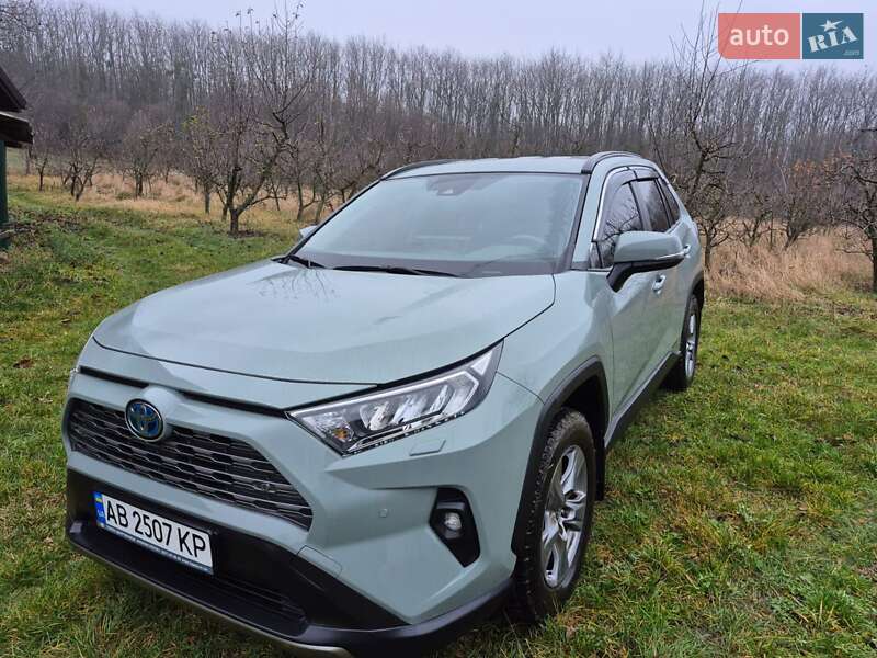 Внедорожник / Кроссовер Toyota RAV4 2023 в Ильинцах