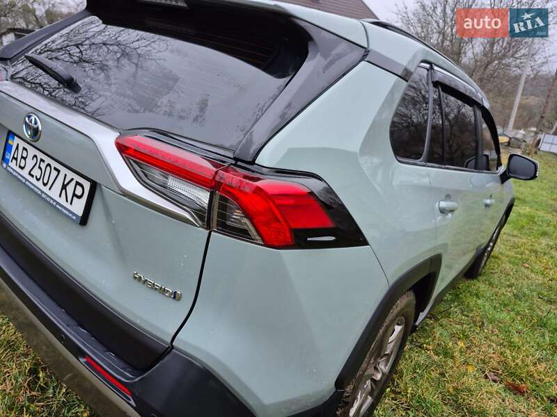 Внедорожник / Кроссовер Toyota RAV4 2023 в Ильинцах