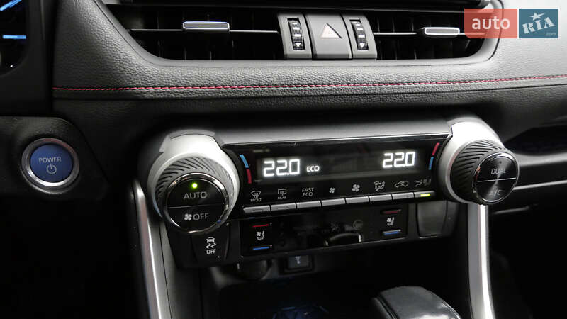 Позашляховик / Кросовер Toyota RAV4 2020 в Львові