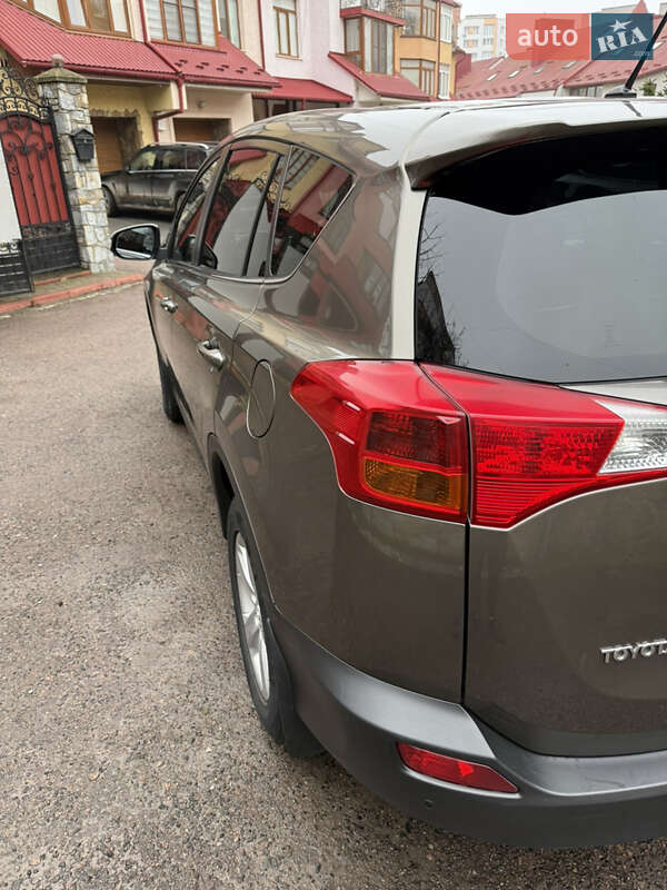Внедорожник / Кроссовер Toyota RAV4 2013 в Тернополе