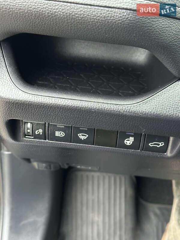 Позашляховик / Кросовер Toyota RAV4 2019 в Полтаві