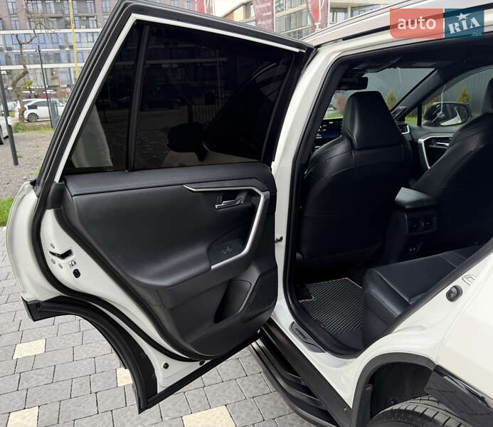 Внедорожник / Кроссовер Toyota RAV4 2020 в Ужгороде фото 33 Внедорожник / Кроссовер Toyota RAV4 2020 в Ужгороде