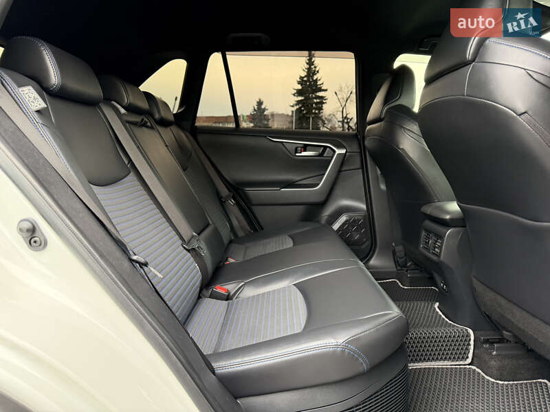 Внедорожник / Кроссовер Toyota RAV4 2020 в Ужгороде фото 36 Внедорожник / Кроссовер Toyota RAV4 2020 в Ужгороде
