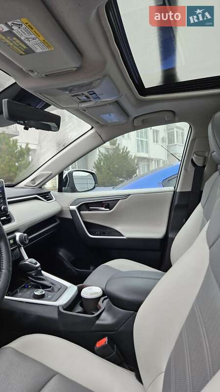 Позашляховик / Кросовер Toyota RAV4 2020 в Одесі фото 7 Позашляховик / Кросовер Toyota RAV4 2020 в Одесі