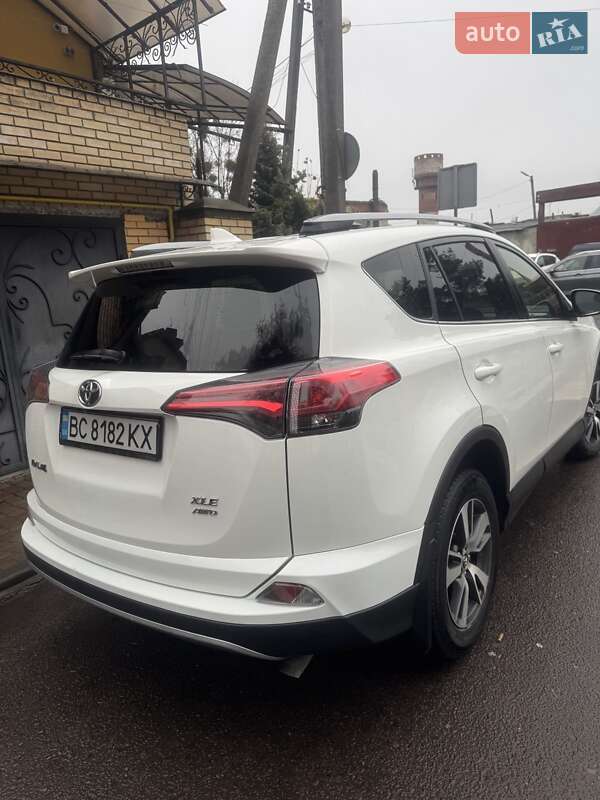 Позашляховик / Кросовер Toyota RAV4 2018 в Львові фото 25 Позашляховик / Кросовер Toyota RAV4 2018 в Львові
