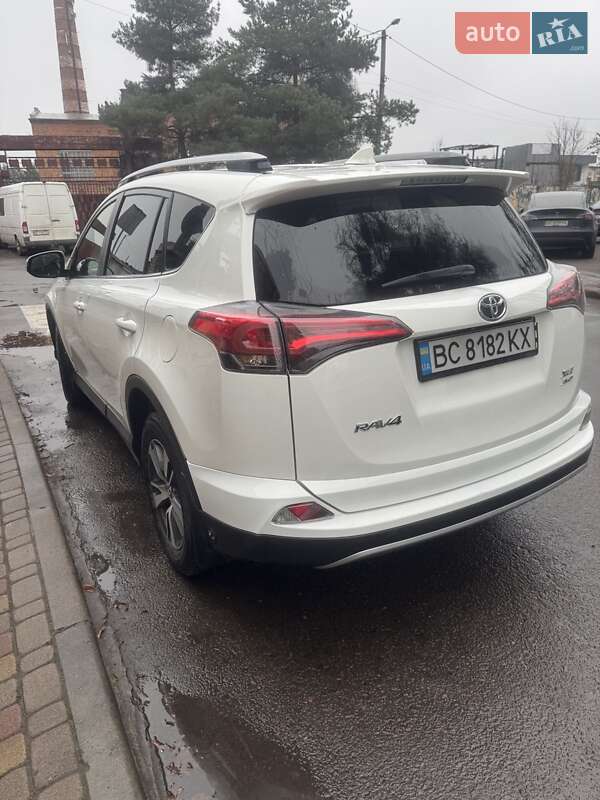 Позашляховик / Кросовер Toyota RAV4 2018 в Львові фото 30 Позашляховик / Кросовер Toyota RAV4 2018 в Львові
