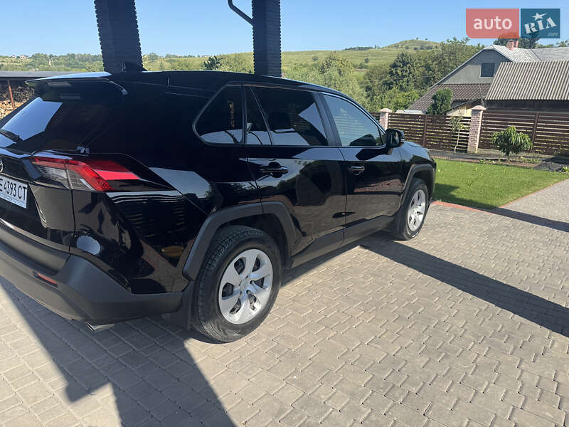 Внедорожник / Кроссовер Toyota RAV4 2020 в Черновцах
