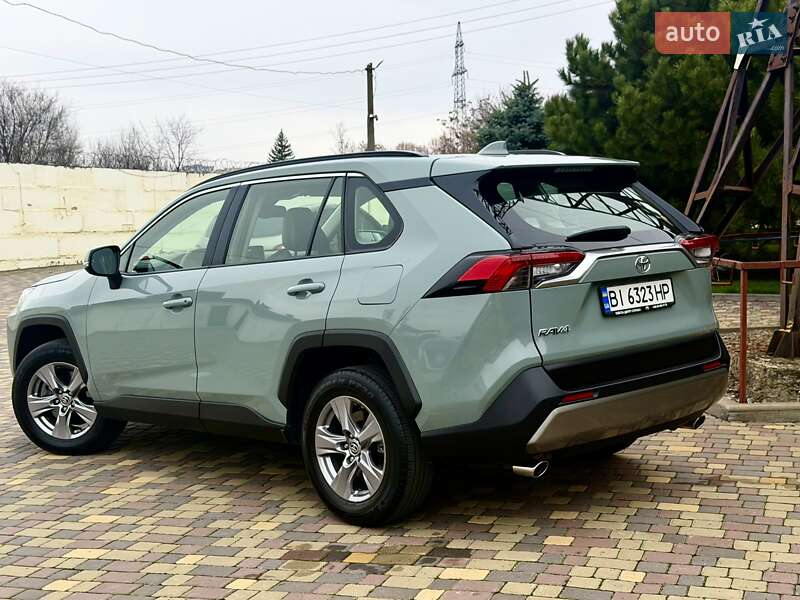 Внедорожник / Кроссовер Toyota RAV4 2022 в Днепре