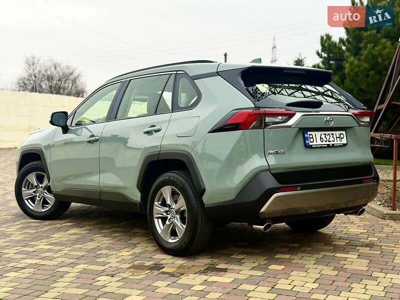 Внедорожник / Кроссовер Toyota RAV4 2022 в Днепре