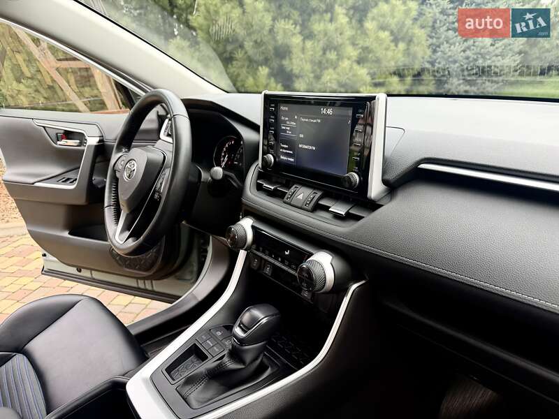 Внедорожник / Кроссовер Toyota RAV4 2022 в Днепре