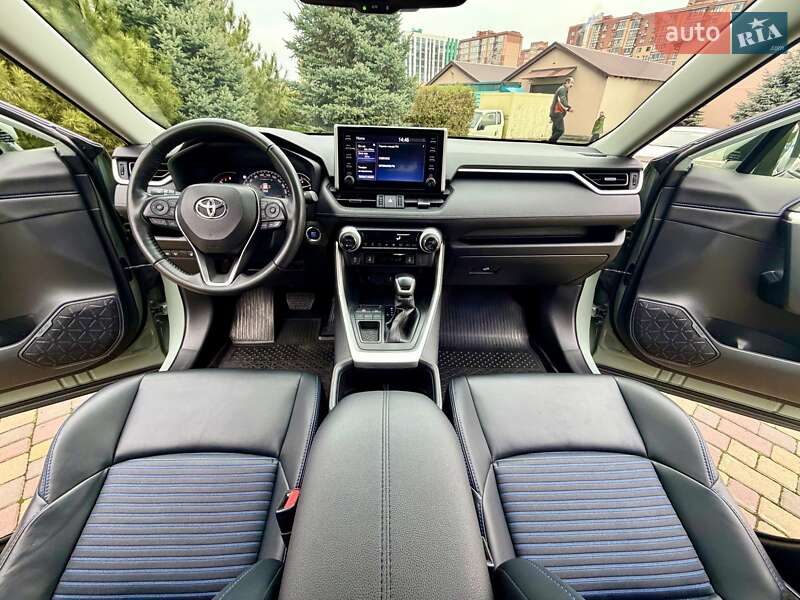 Внедорожник / Кроссовер Toyota RAV4 2022 в Днепре