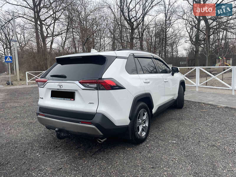 Позашляховик / Кросовер Toyota RAV4 2023 в Києві