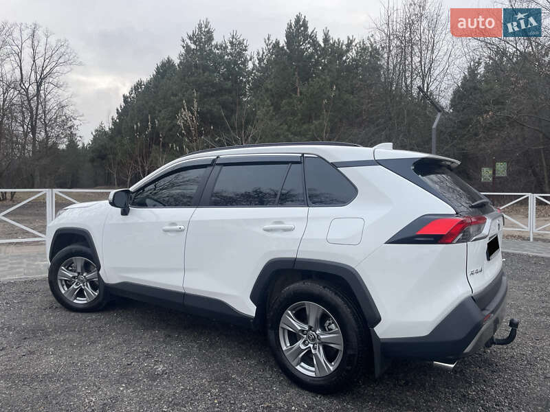 Позашляховик / Кросовер Toyota RAV4 2023 в Києві