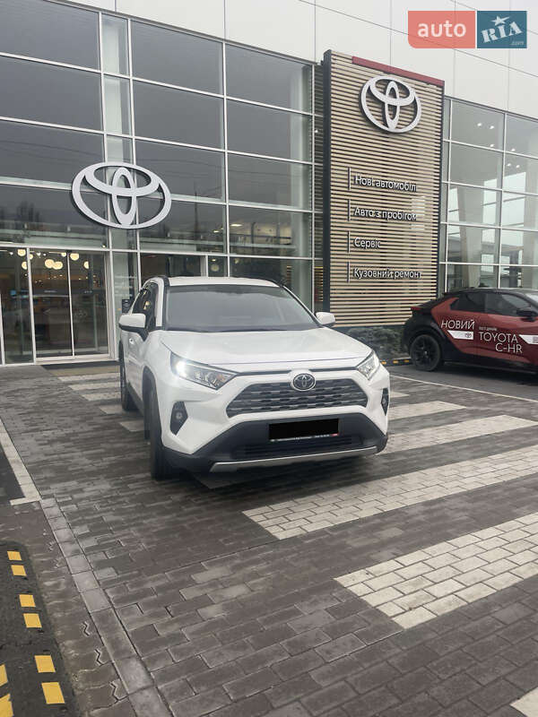 Позашляховик / Кросовер Toyota RAV4 2023 в Києві