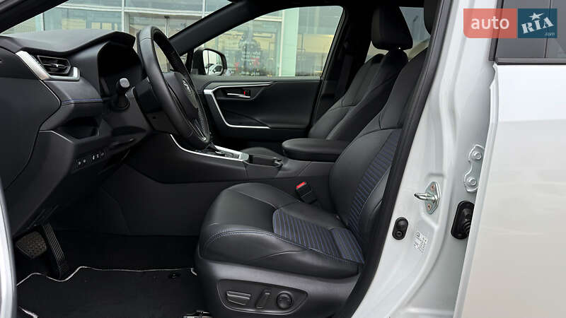 Внедорожник / Кроссовер Toyota RAV4 2024 в Ровно фото 12 Внедорожник / Кроссовер Toyota RAV4 2024 в Ровно