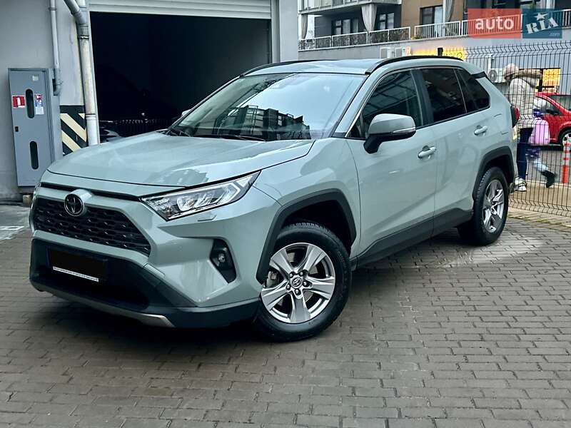 Внедорожник / Кроссовер Toyota RAV4 2023 в Киеве