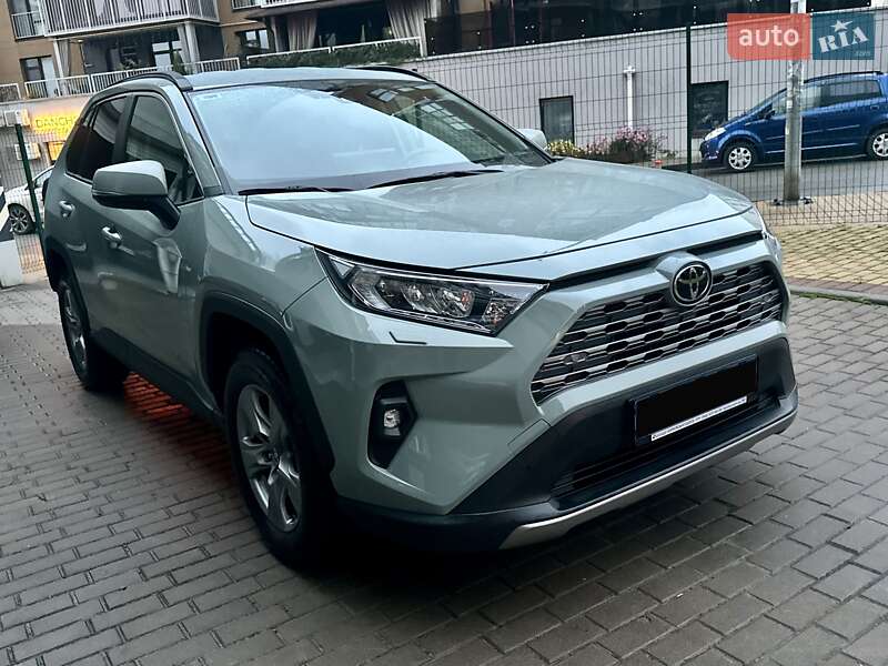 Внедорожник / Кроссовер Toyota RAV4 2023 в Киеве
