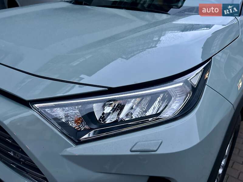 Внедорожник / Кроссовер Toyota RAV4 2023 в Киеве