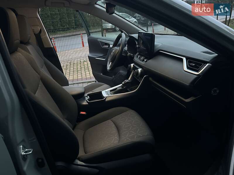 Внедорожник / Кроссовер Toyota RAV4 2023 в Киеве
