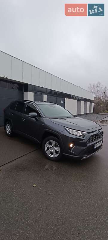 Внедорожник / Кроссовер Toyota RAV4 2021 в Киеве