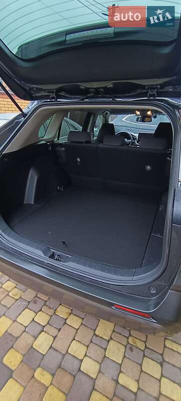 Внедорожник / Кроссовер Toyota RAV4 2021 в Киеве