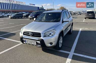Внедорожник / Кроссовер Toyota RAV4 2007 в Киеве