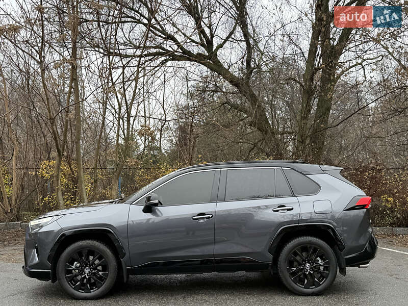 Внедорожник / Кроссовер Toyota RAV4 2022 в Днепре