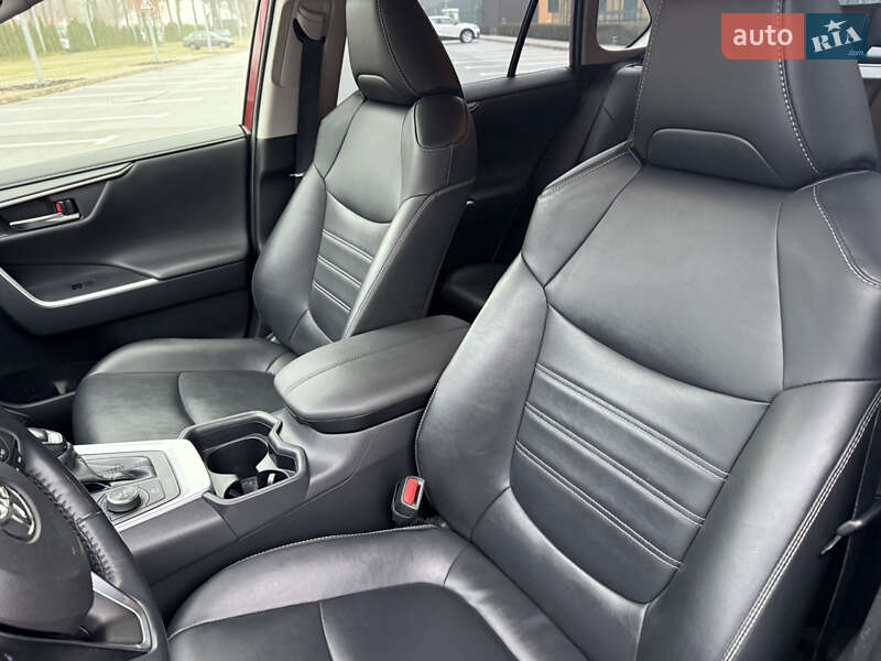 Внедорожник / Кроссовер Toyota RAV4 2019 в Харькове
