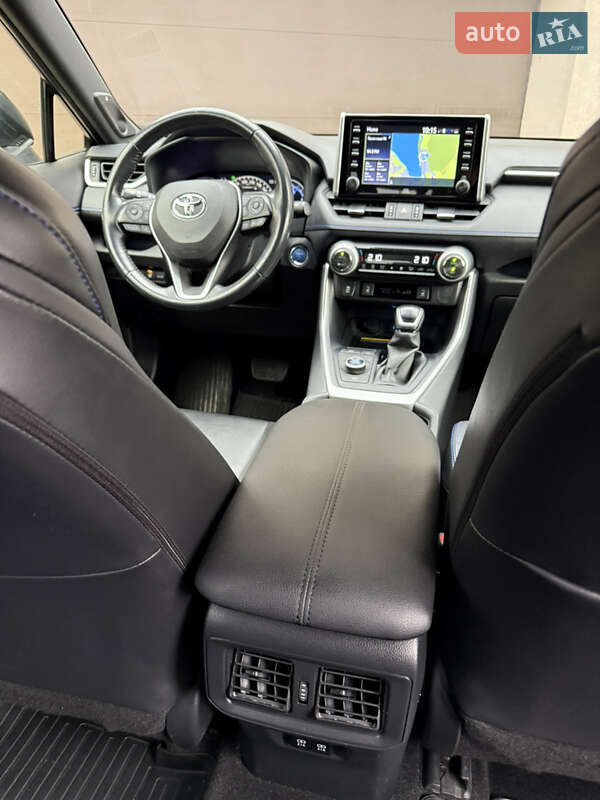 Внедорожник / Кроссовер Toyota RAV4 2019 в Киеве фото 23 Внедорожник / Кроссовер Toyota RAV4 2019 в Киеве