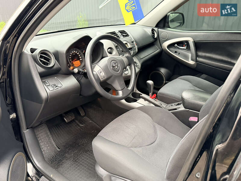 Внедорожник / Кроссовер Toyota RAV4 2007 в Днепре