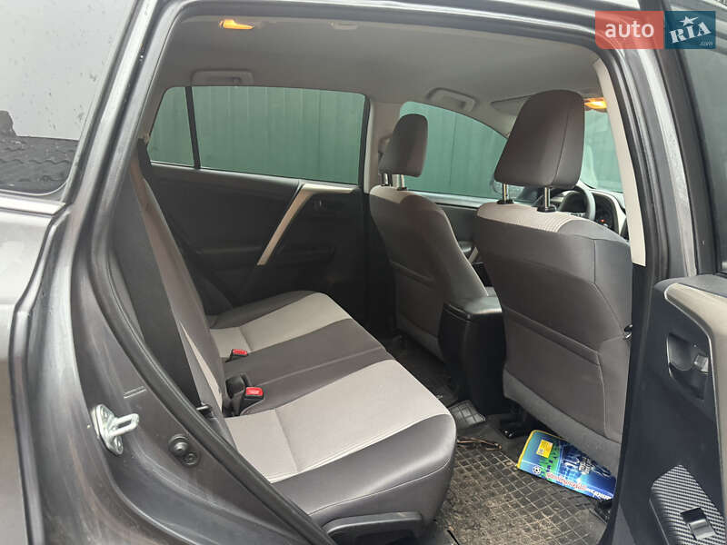 Позашляховик / Кросовер Toyota RAV4 2014 в Новомиргороді