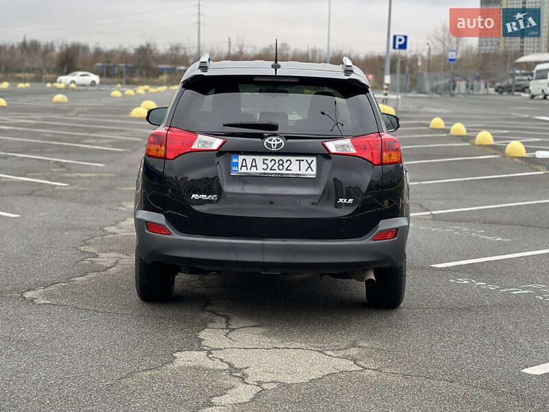 Позашляховик / Кросовер Toyota RAV4 2014 в Києві