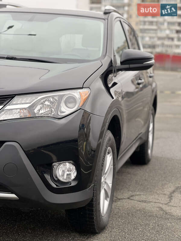 Позашляховик / Кросовер Toyota RAV4 2014 в Києві