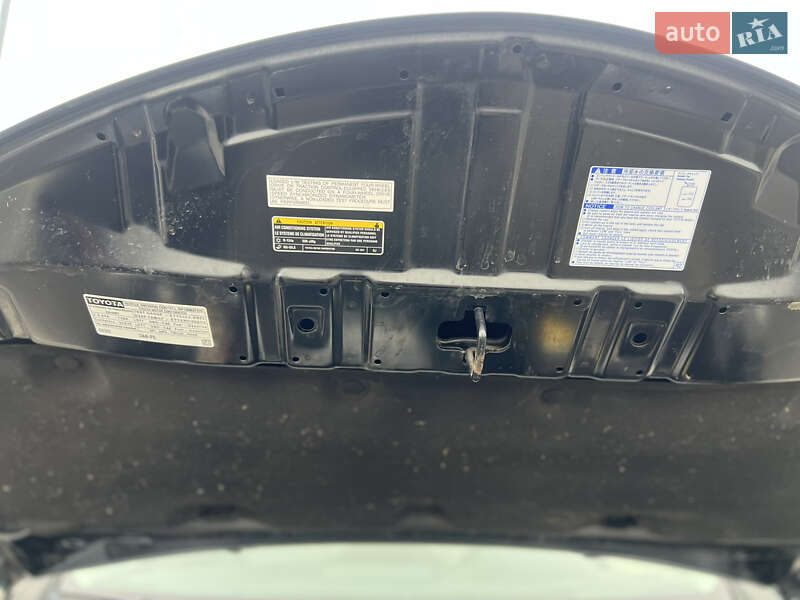 Позашляховик / Кросовер Toyota RAV4 2014 в Києві