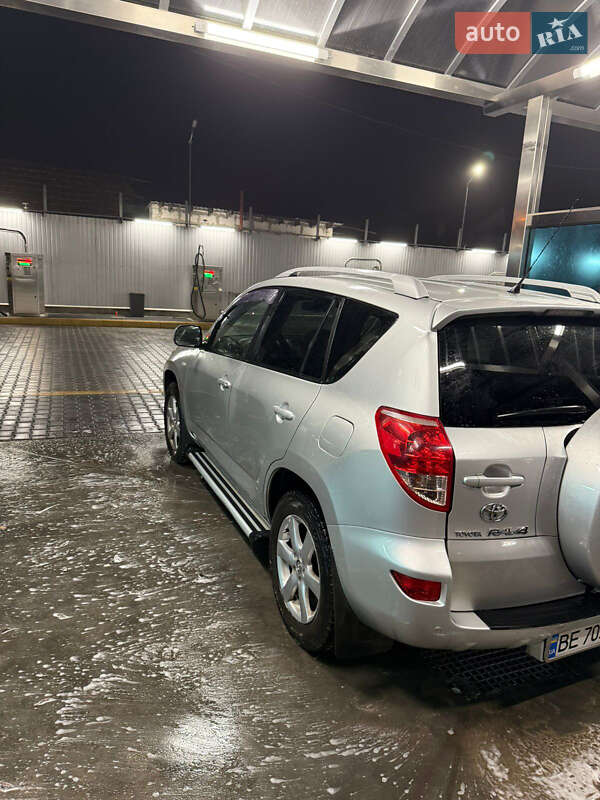 Внедорожник / Кроссовер Toyota RAV4 2007 в Николаеве