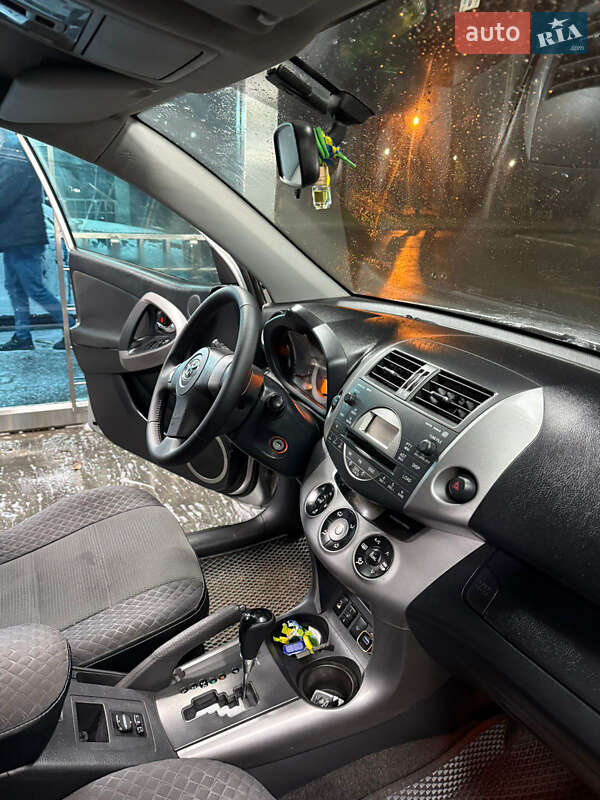 Внедорожник / Кроссовер Toyota RAV4 2007 в Николаеве