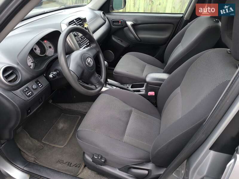 Внедорожник / Кроссовер Toyota RAV4 2003 в Киеве