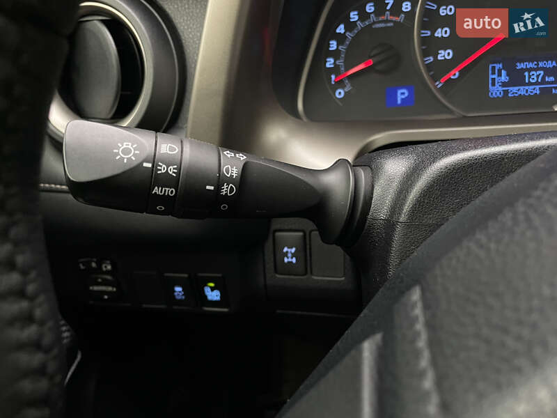 Внедорожник / Кроссовер Toyota RAV4 2013 в Одессе