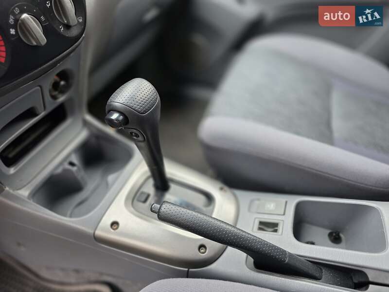 Внедорожник / Кроссовер Toyota RAV4 2003 в Бердичеве