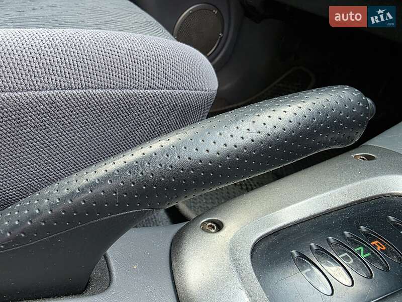 Внедорожник / Кроссовер Toyota RAV4 2003 в Бердичеве