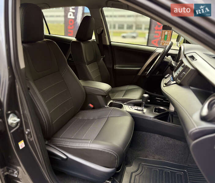 Внедорожник / Кроссовер Toyota RAV4 2018 в Харькове