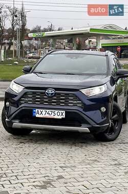 Позашляховик / Кросовер Toyota RAV4 2018 в Харкові