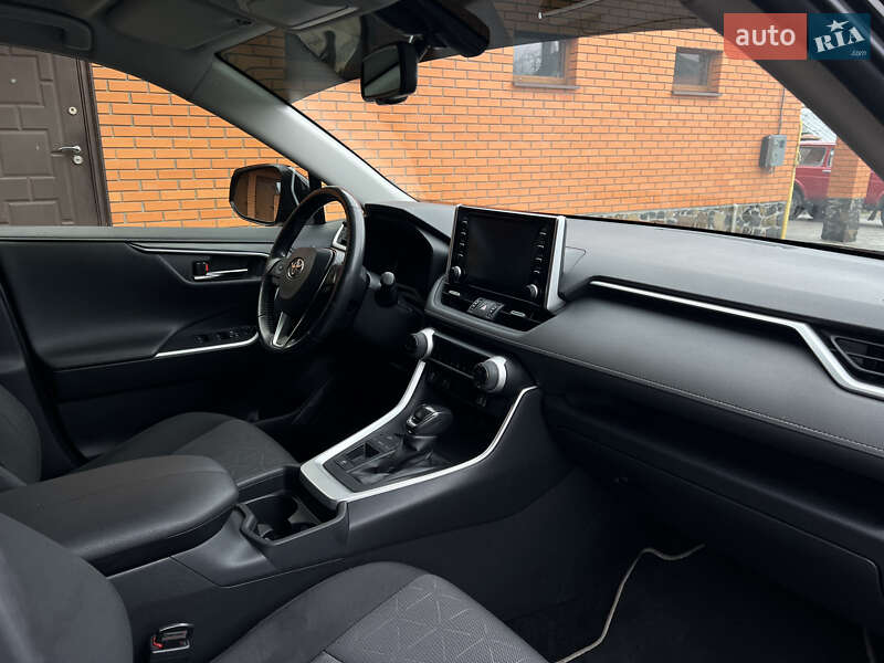 Внедорожник / Кроссовер Toyota RAV4 2019 в Луцке фото 29 Внедорожник / Кроссовер Toyota RAV4 2019 в Луцке