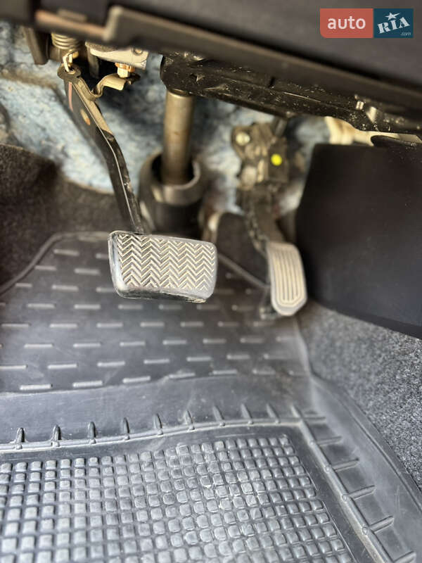 Внедорожник / Кроссовер Toyota RAV4 2013 в Хмельницком фото 32 Внедорожник / Кроссовер Toyota RAV4 2013 в Хмельницком