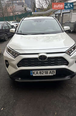 Внедорожник / Кроссовер Toyota RAV4 2021 в Киеве